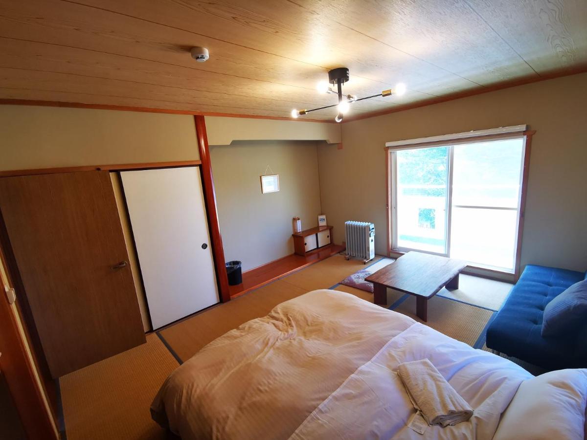 Villa 100泊で完成する民泊 à Takamori Extérieur photo
