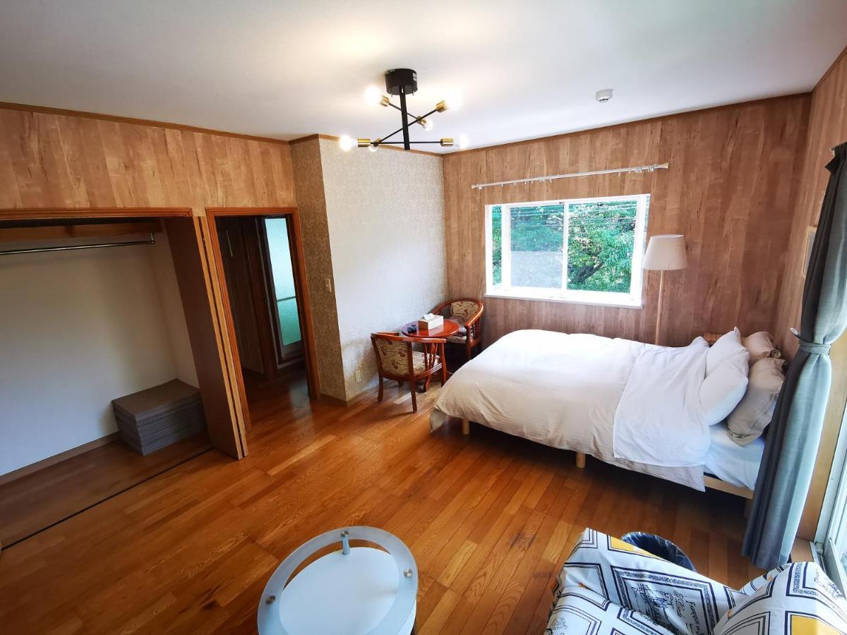 Villa 100泊で完成する民泊 à Takamori Extérieur photo